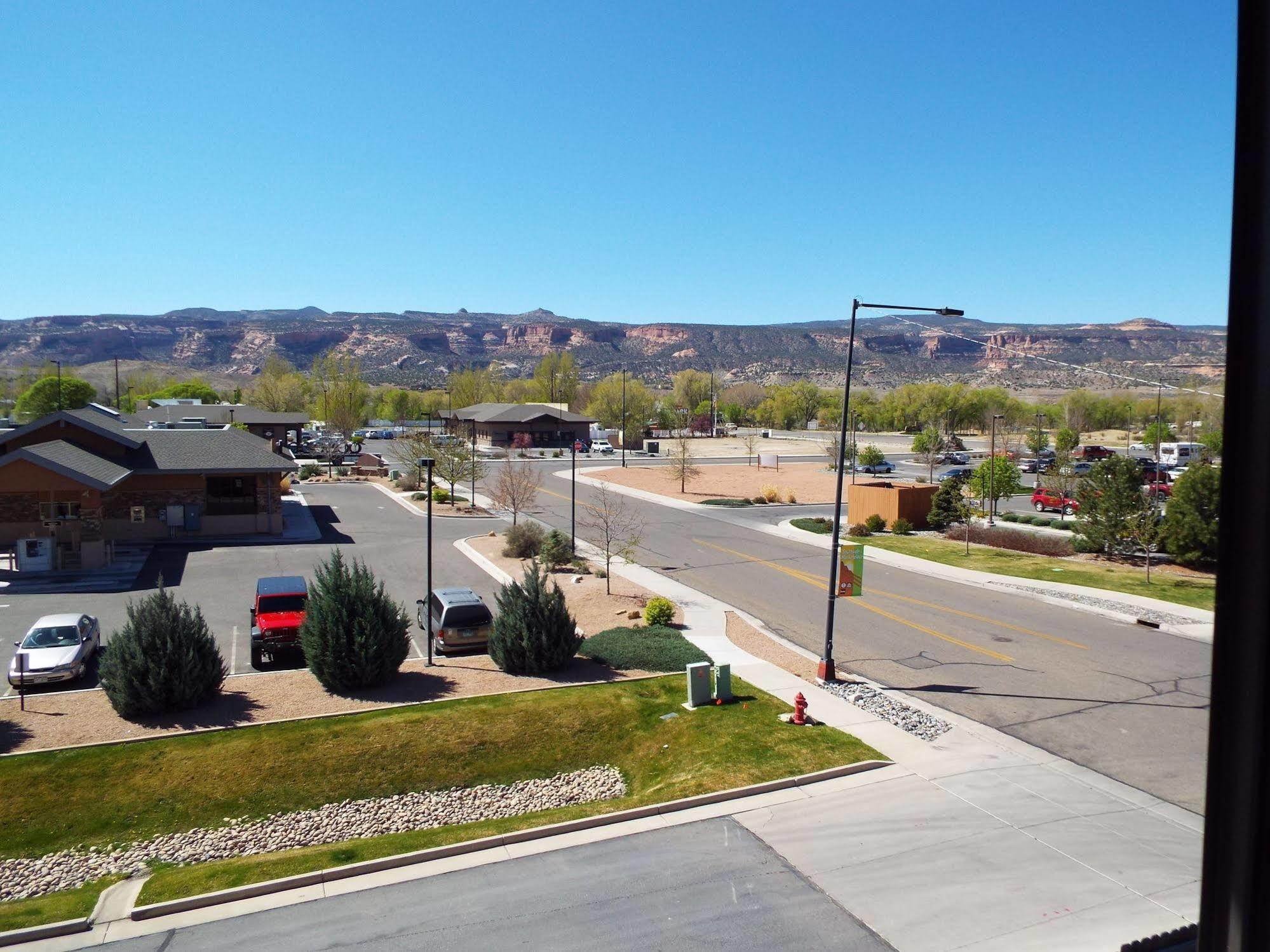 Comfort Inn & Suites Fruita Esterno foto